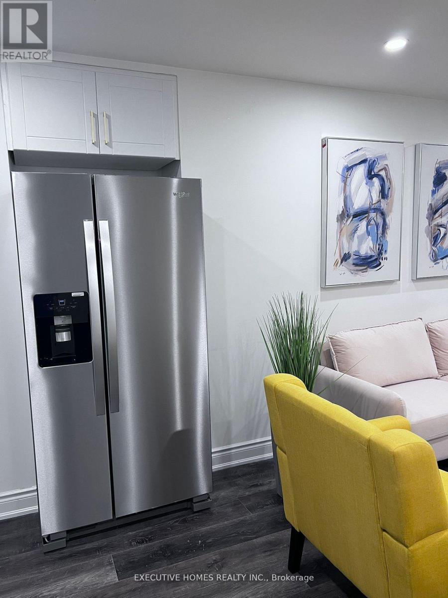 409 Boyd Lane, Milton, Ontario  L9E 1X2 - Photo 8 - W12533722