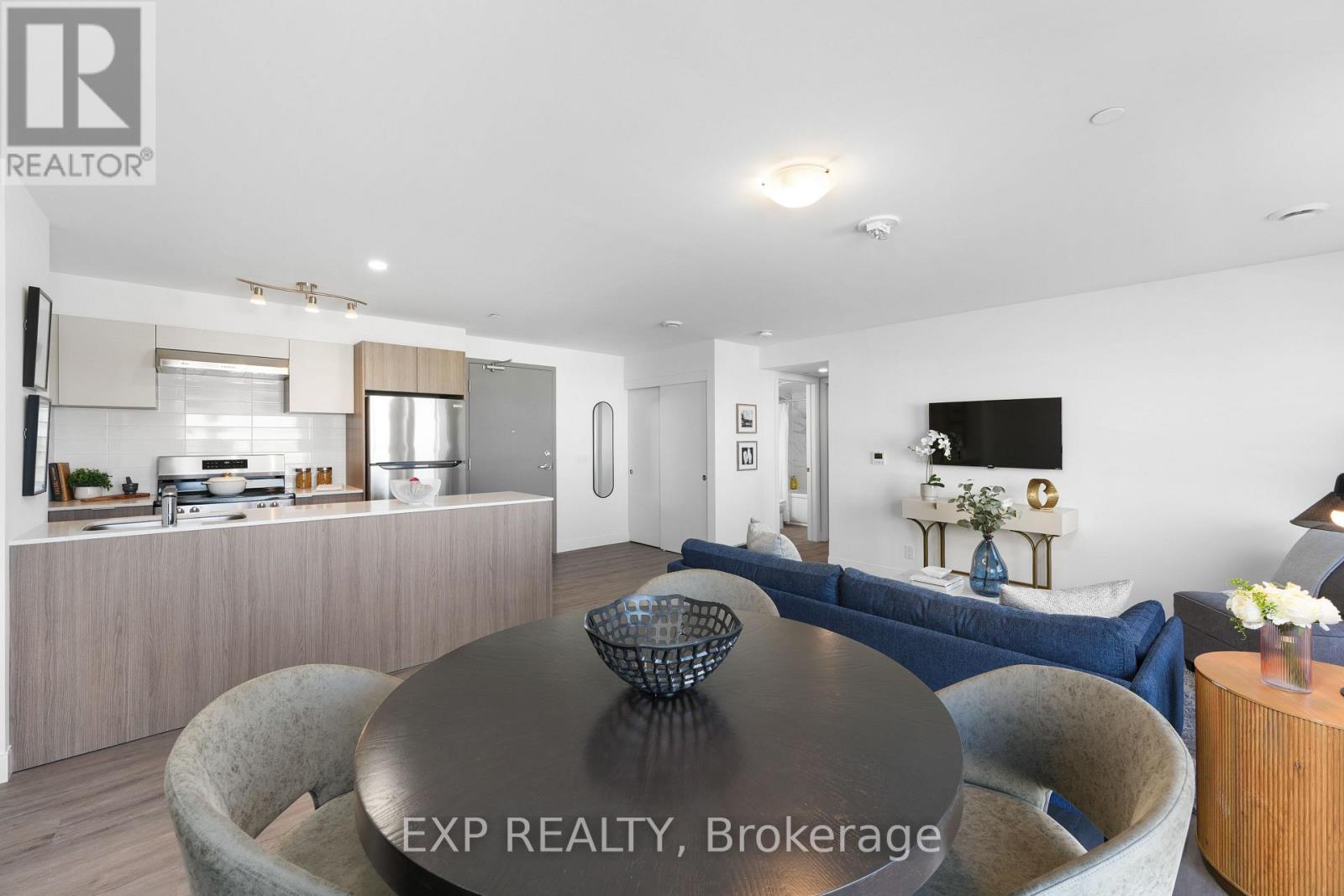 313 - 100 Manett Crescent, Brampton, Ontario  L6X 4P7 - Photo 5 - W12533748