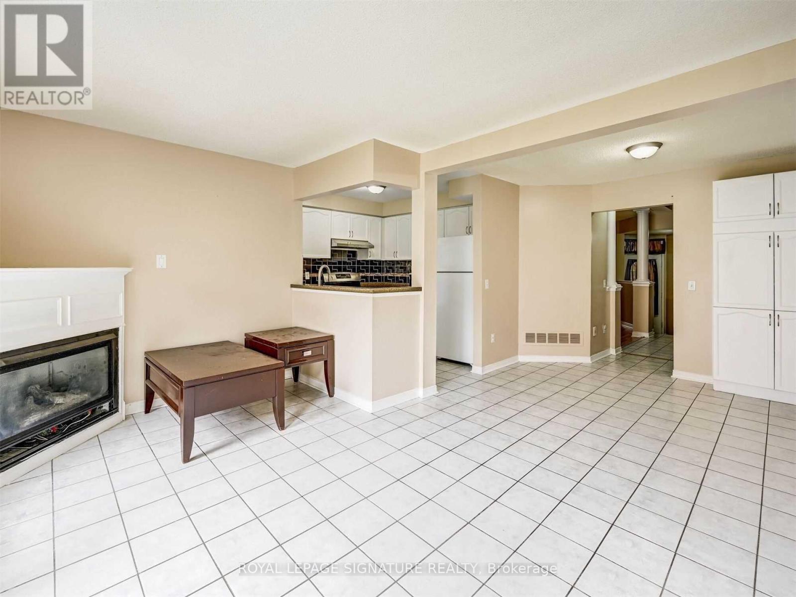 57 - 833 Scollard Court, Mississauga, Ontario  L5V 2B4 - Photo 11 - W12533754