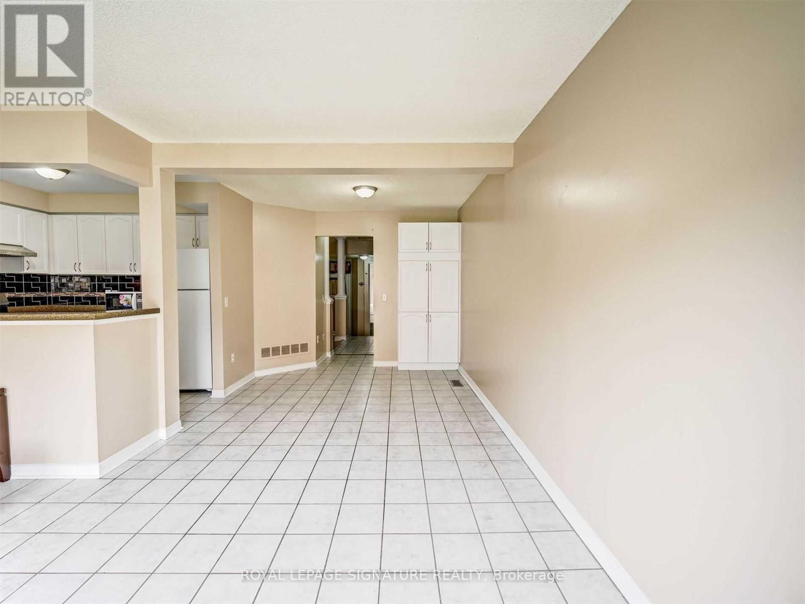 57 - 833 Scollard Court, Mississauga, Ontario  L5V 2B4 - Photo 12 - W12533754