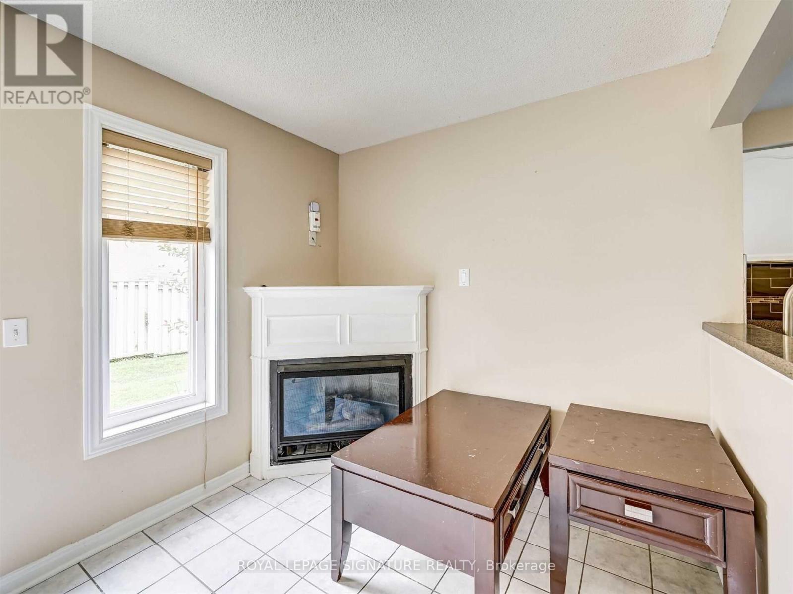 57 - 833 Scollard Court, Mississauga, Ontario  L5V 2B4 - Photo 13 - W12533754