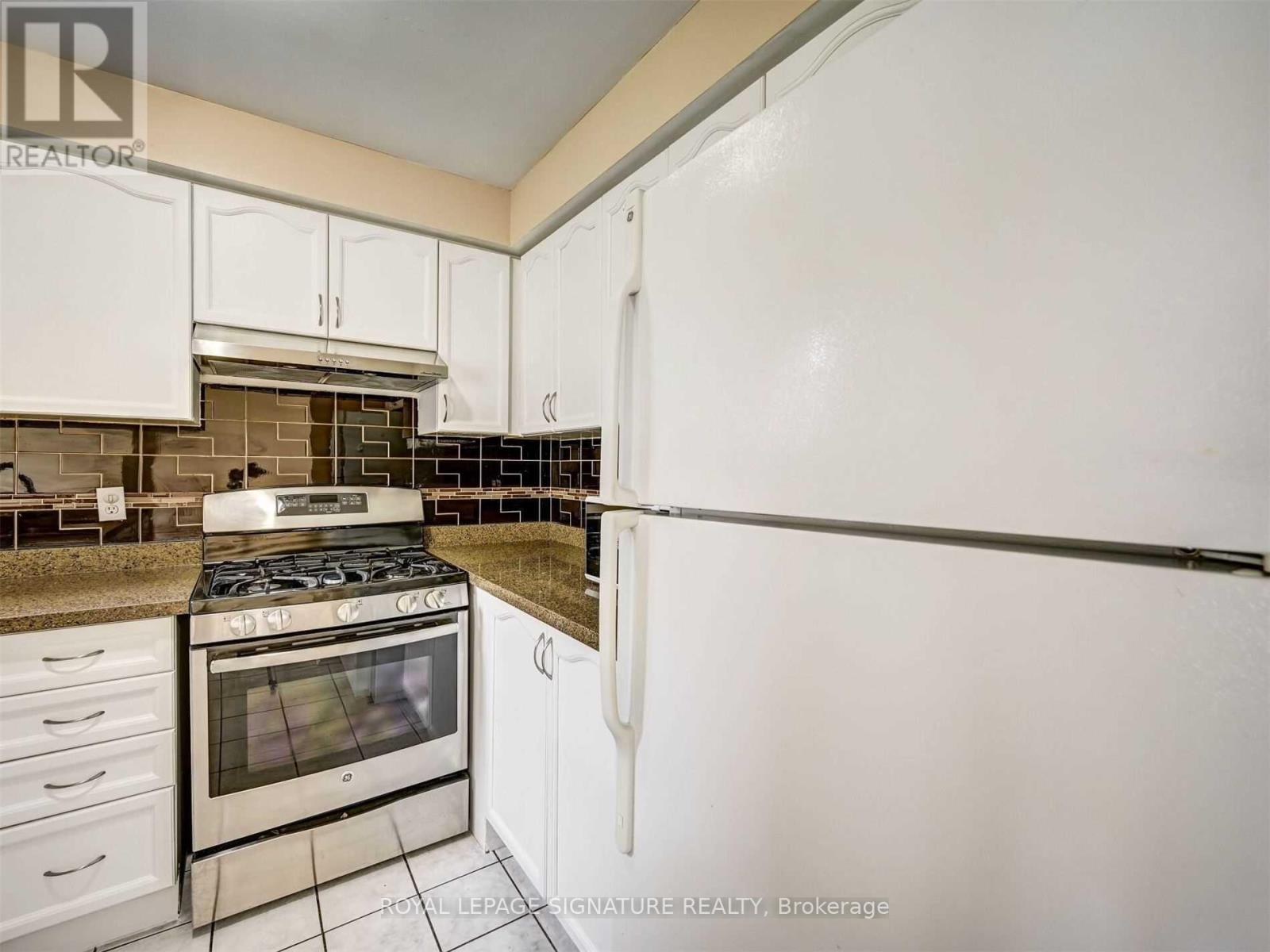 57 - 833 Scollard Court, Mississauga, Ontario  L5V 2B4 - Photo 16 - W12533754