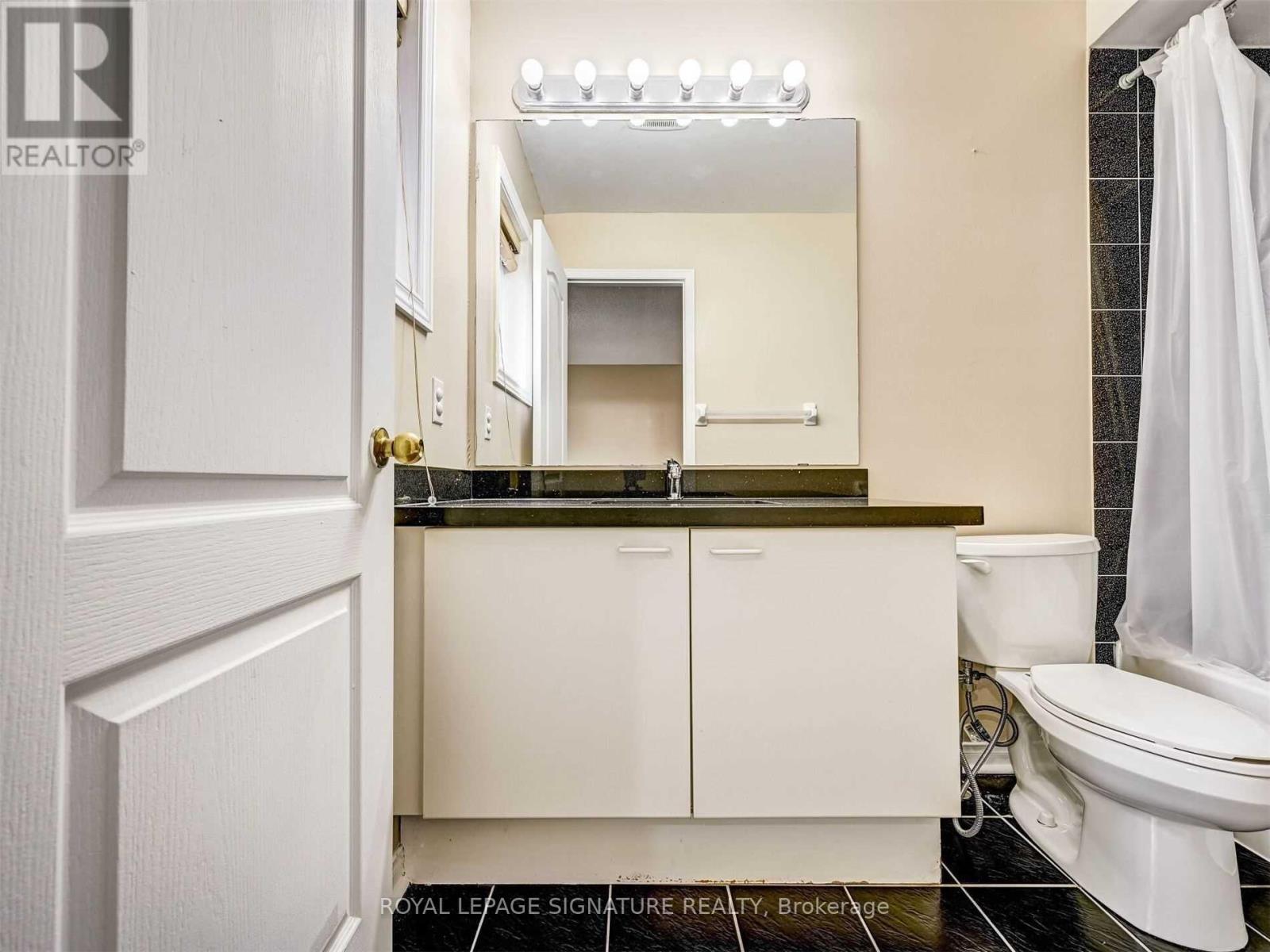 57 - 833 Scollard Court, Mississauga, Ontario  L5V 2B4 - Photo 23 - W12533754