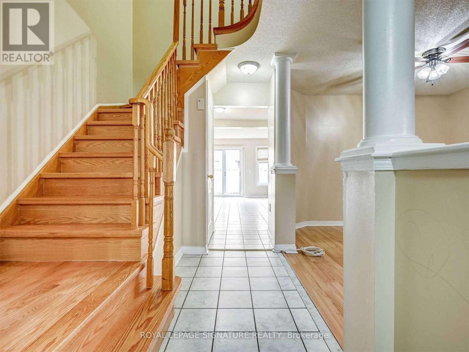 57 - 833 Scollard Court, Mississauga, Ontario  L5V 2B4 - Photo 5 - W12533754