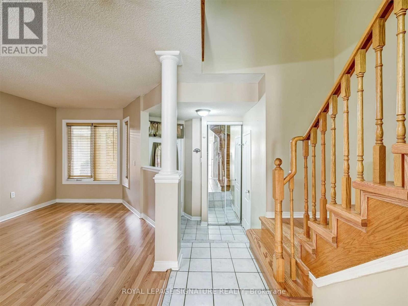 57 - 833 Scollard Court, Mississauga, Ontario  L5V 2B4 - Photo 6 - W12533754