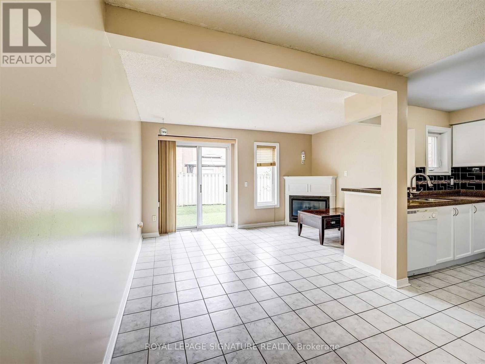 57 - 833 Scollard Court, Mississauga, Ontario  L5V 2B4 - Photo 9 - W12533754