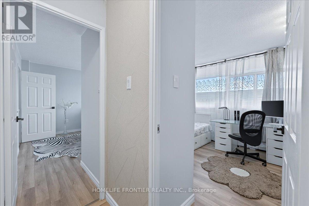 605 - 2301 Derry Road W, Mississauga, Ontario  L5N 2R4 - Photo 26 - W12533760