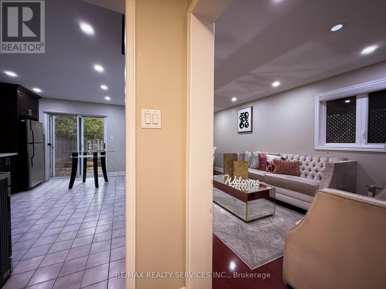 69 Pennsylvania Avenue, Brampton, Ontario  L6Y 4P3 - Photo 12 - W12533798