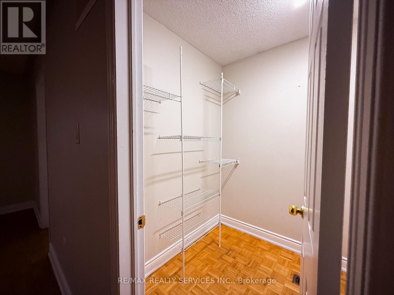 69 Pennsylvania Avenue, Brampton, Ontario  L6Y 4P3 - Photo 26 - W12533798