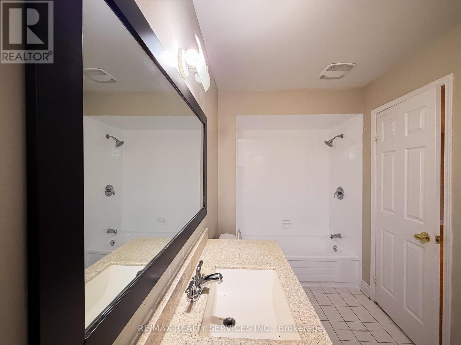 69 Pennsylvania Avenue, Brampton, Ontario  L6Y 4P3 - Photo 31 - W12533798