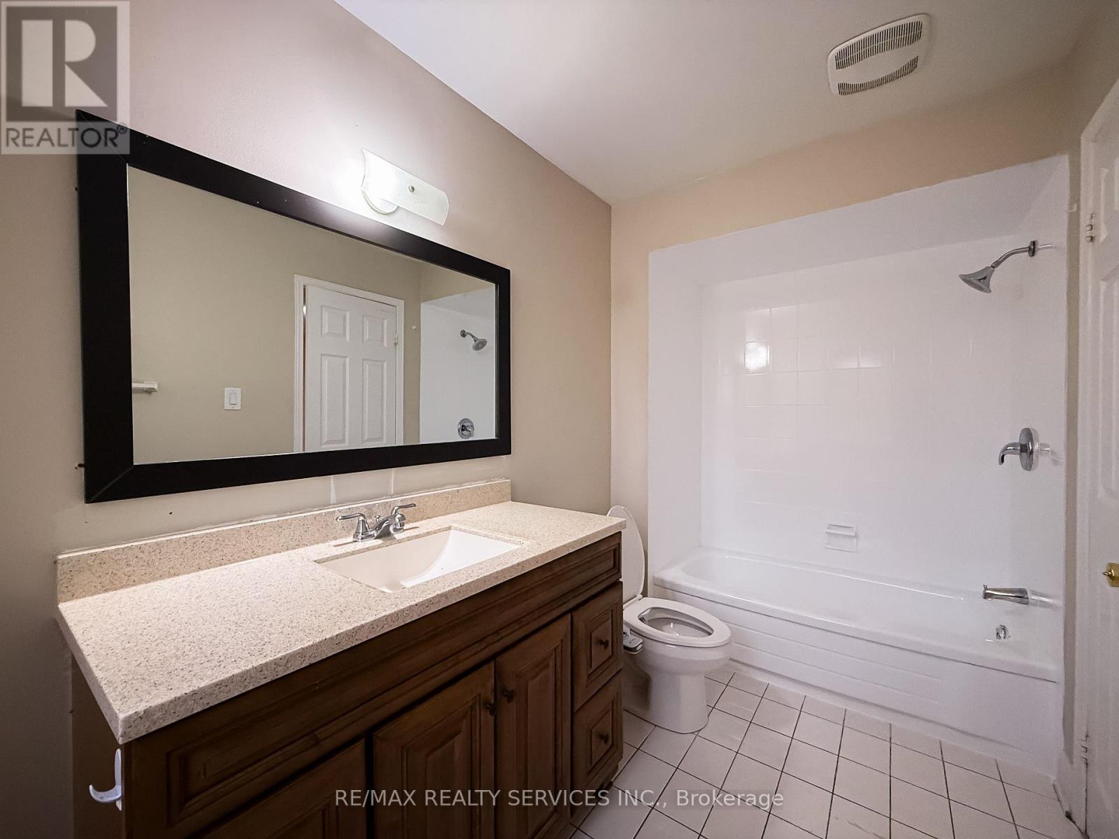 69 Pennsylvania Avenue, Brampton, Ontario  L6Y 4P3 - Photo 32 - W12533798