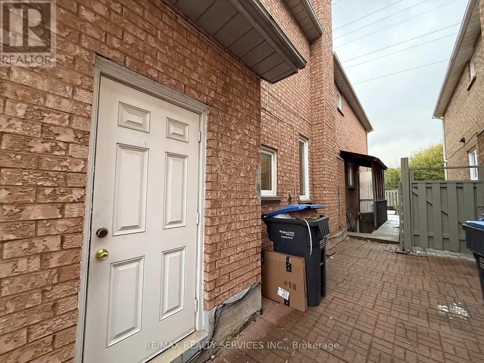 69 Pennsylvania Avenue, Brampton, Ontario  L6Y 4P3 - Photo 48 - W12533798