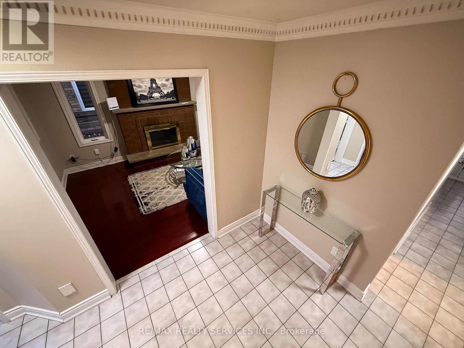 69 Pennsylvania Avenue, Brampton, Ontario  L6Y 4P3 - Photo 6 - W12533798