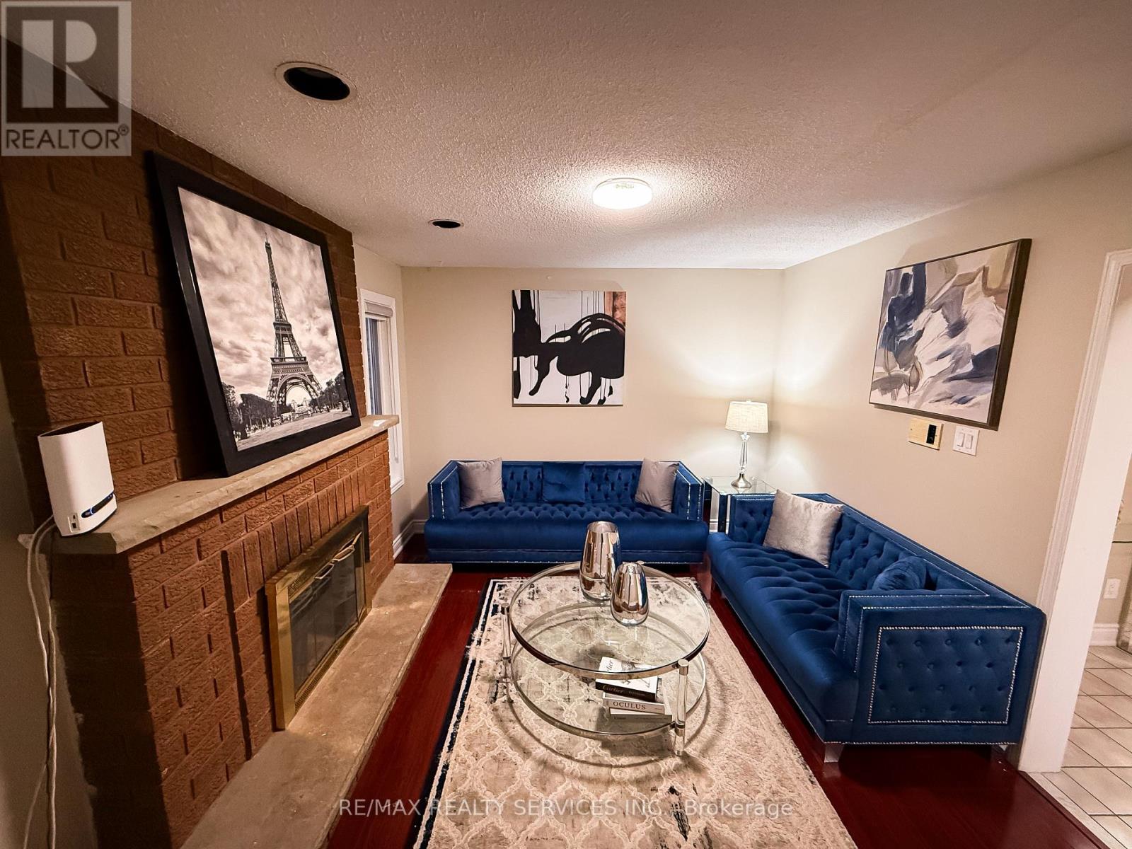 69 Pennsylvania Avenue, Brampton, Ontario  L6Y 4P3 - Photo 8 - W12533798