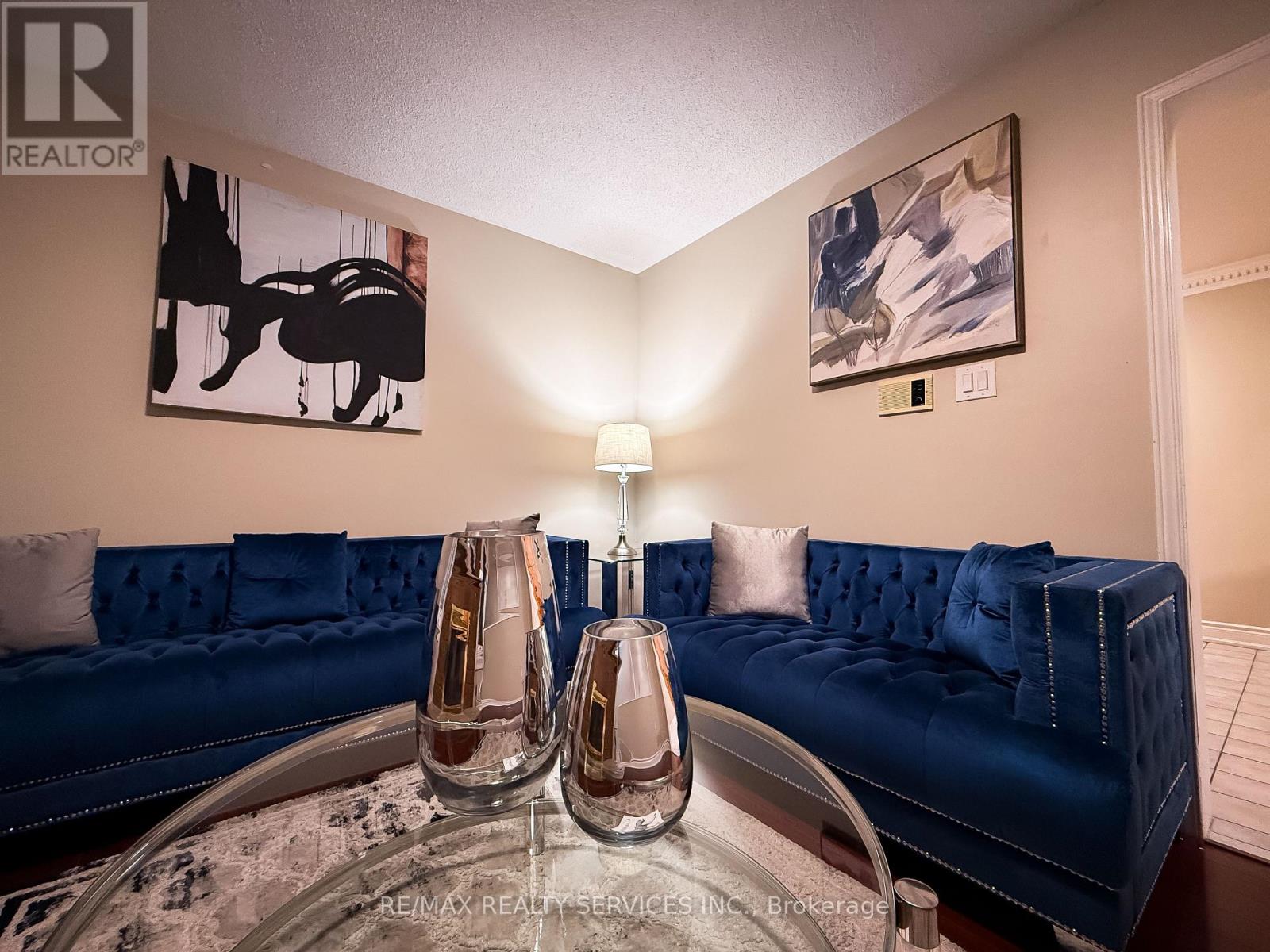 69 Pennsylvania Avenue, Brampton, Ontario  L6Y 4P3 - Photo 9 - W12533798