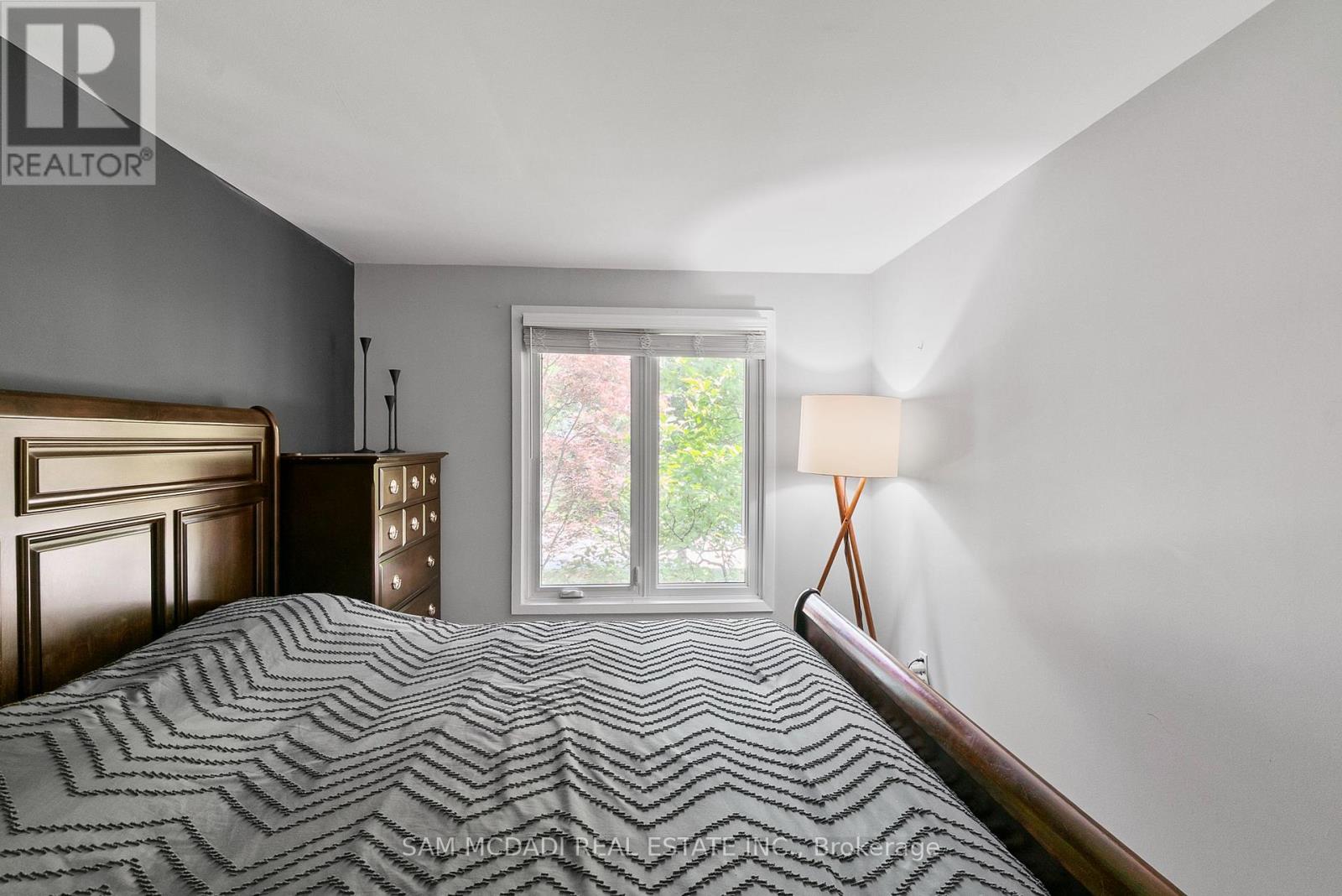 496 Seymour Drive, Oakville, Ontario  L6L 3K1 - Photo 15 - W12533820