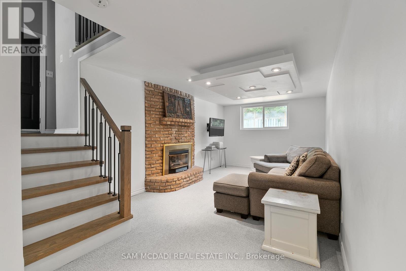 496 Seymour Drive, Oakville, Ontario  L6L 3K1 - Photo 19 - W12533820