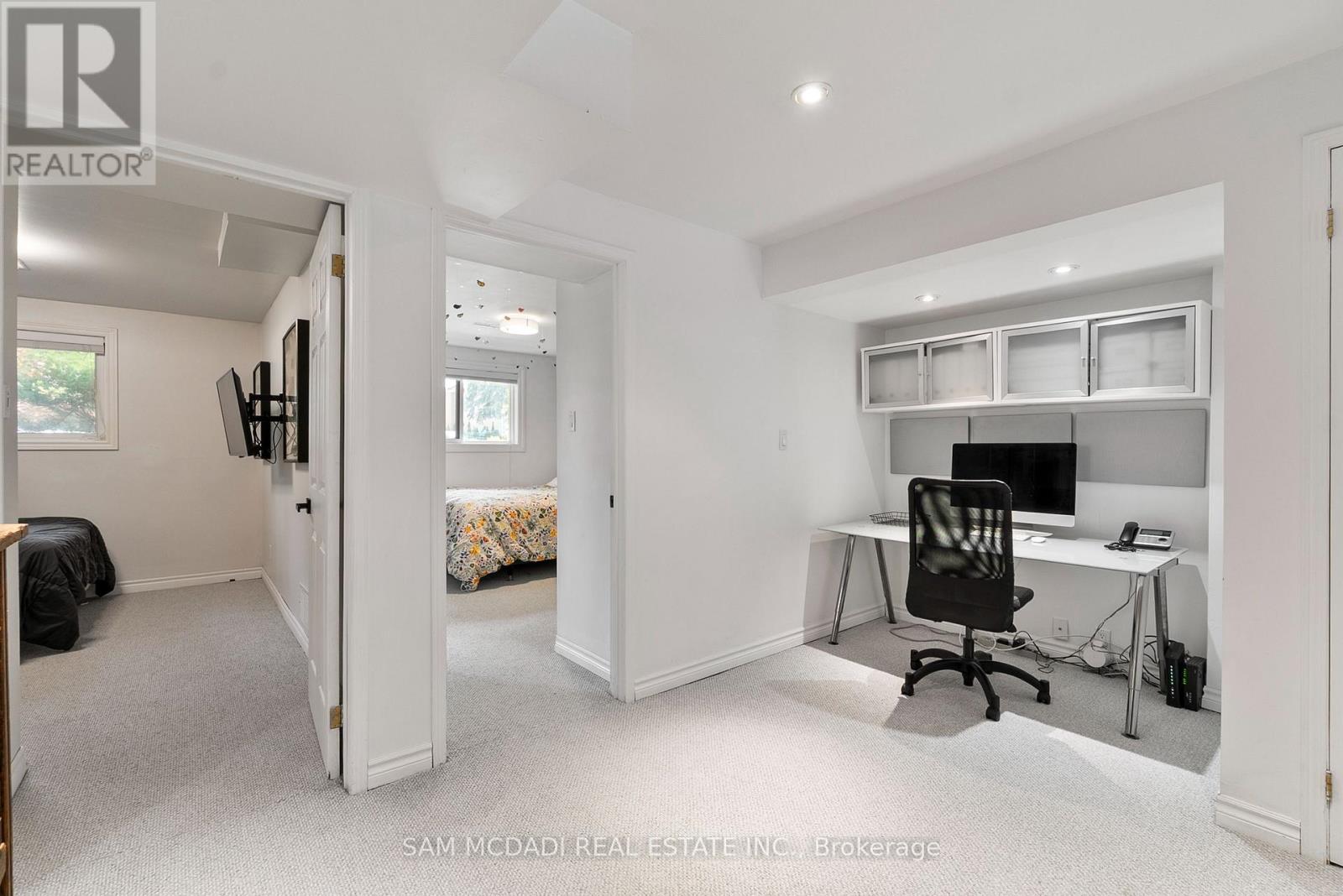 496 Seymour Drive, Oakville, Ontario  L6L 3K1 - Photo 22 - W12533820