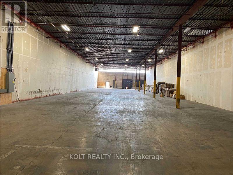 10 - 286 Rutherford Road S, Brampton, Ontario  L6W 3J9 - Photo 4 - W12533834