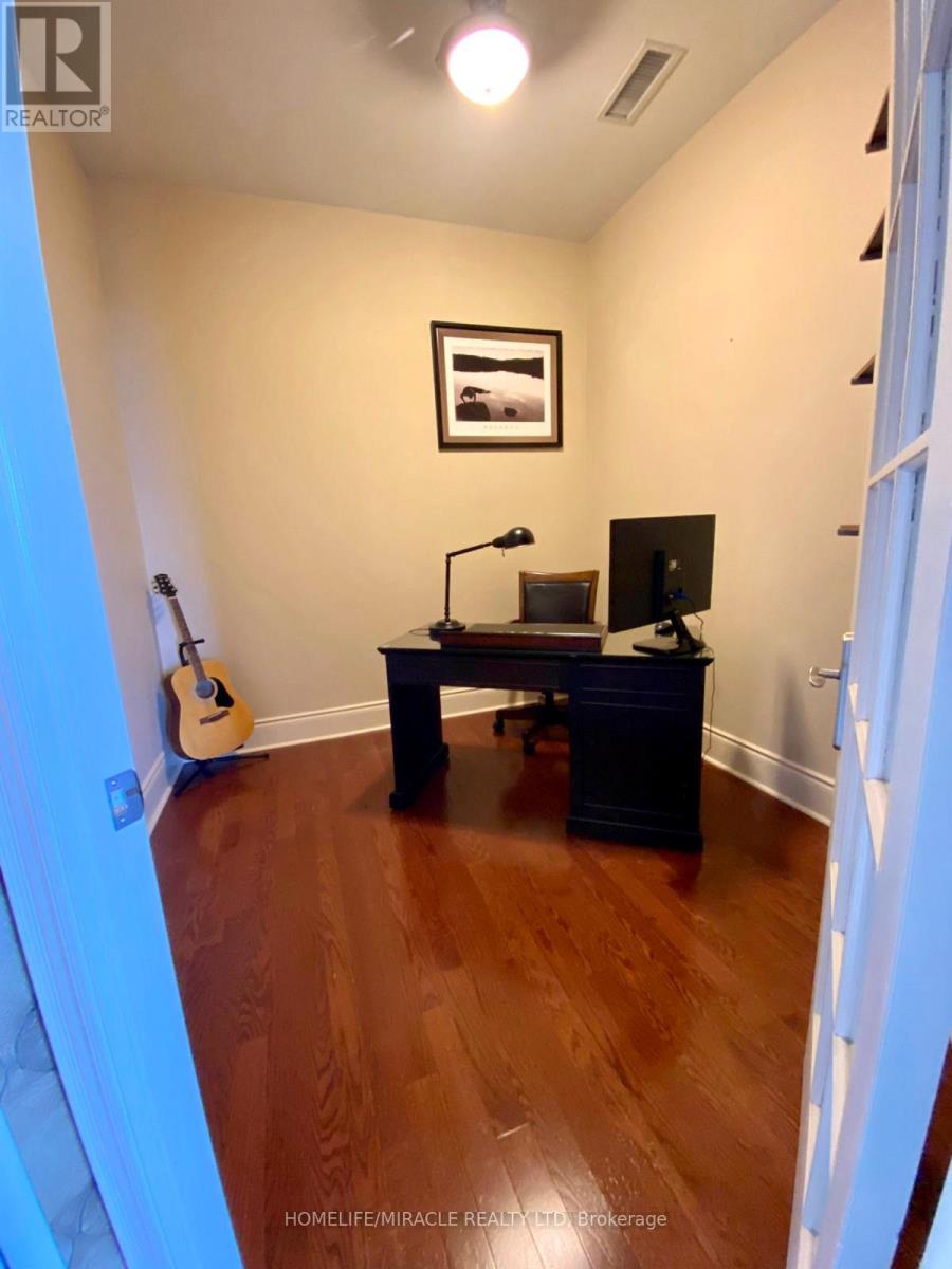 Gph20 - 3888 Duke Of York Boulevard, Mississauga, Ontario  L5B 4P5 - Photo 17 - W12533836