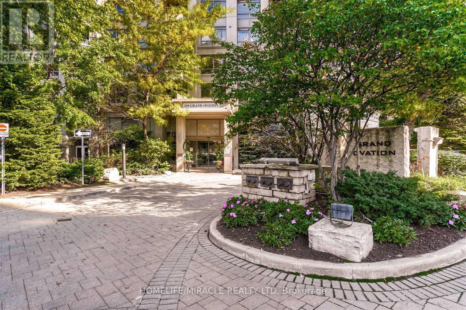 Gph20 - 3888 Duke Of York Boulevard, Mississauga, Ontario  L5B 4P5 - Photo 3 - W12533836