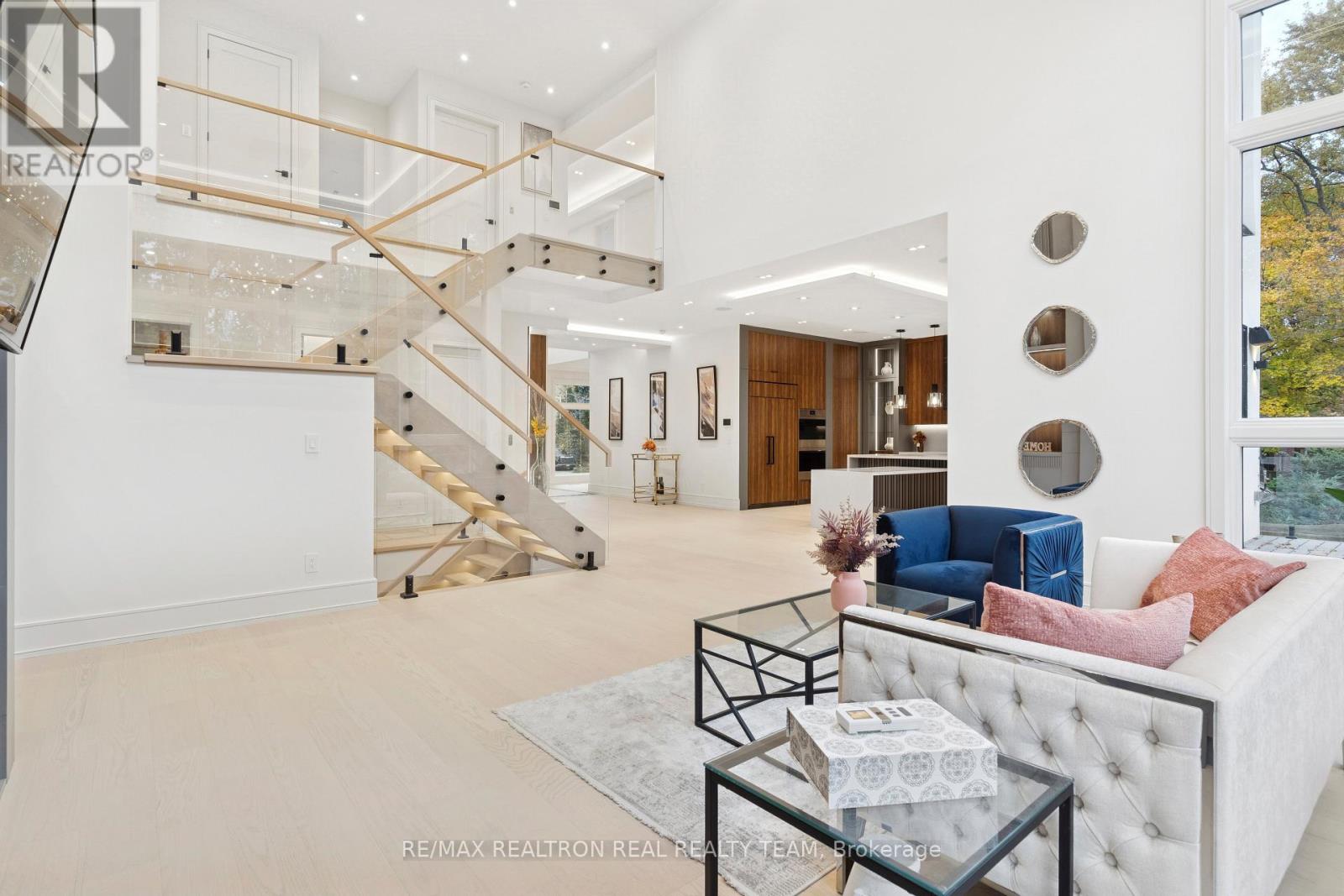 1362 Sedgewick Crescent, Oakville, Ontario  L6L 1X8 - Photo 10 - W12533852