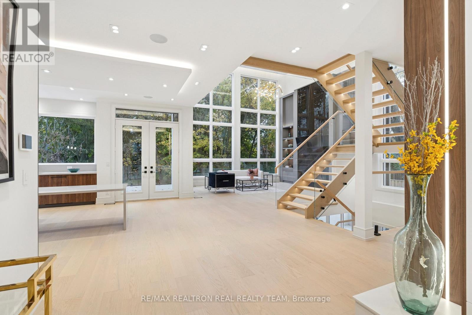 1362 Sedgewick Crescent, Oakville, Ontario  L6L 1X8 - Photo 11 - W12533852