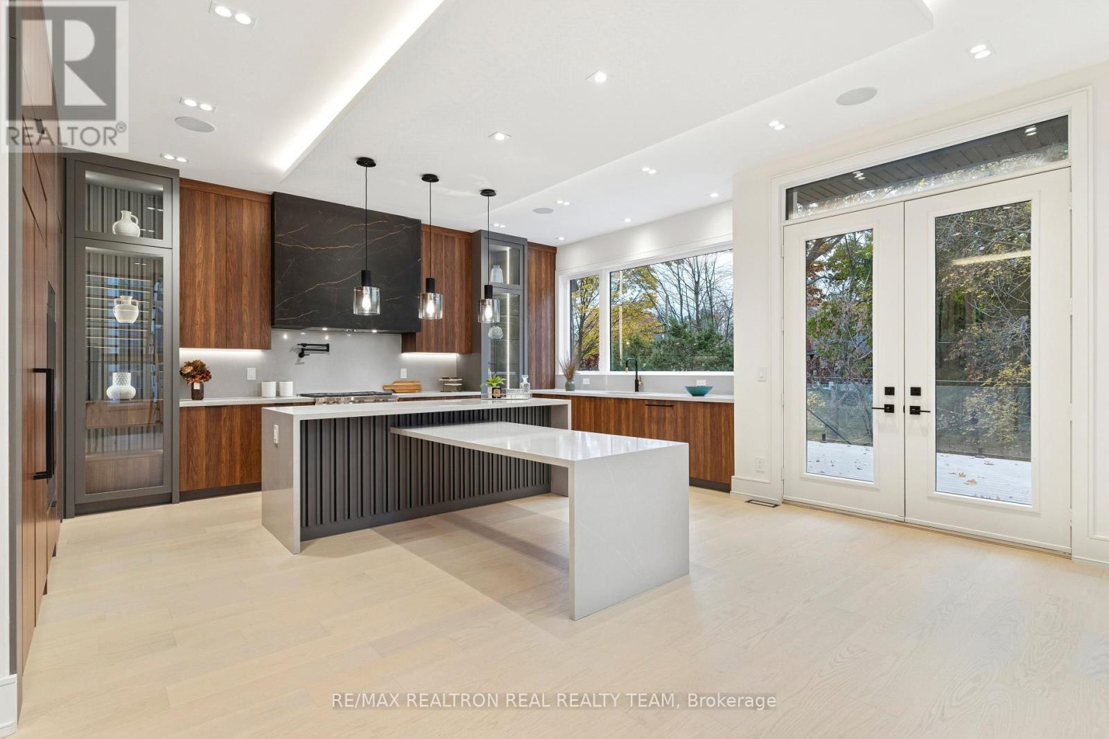 1362 Sedgewick Crescent, Oakville, Ontario  L6L 1X8 - Photo 14 - W12533852