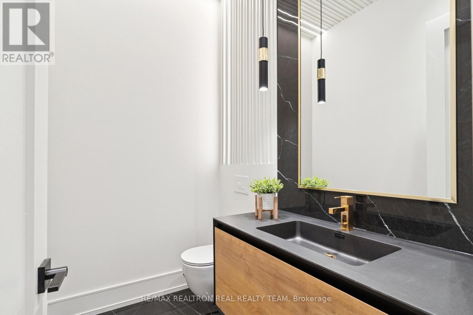 1362 Sedgewick Crescent, Oakville, Ontario  L6L 1X8 - Photo 20 - W12533852