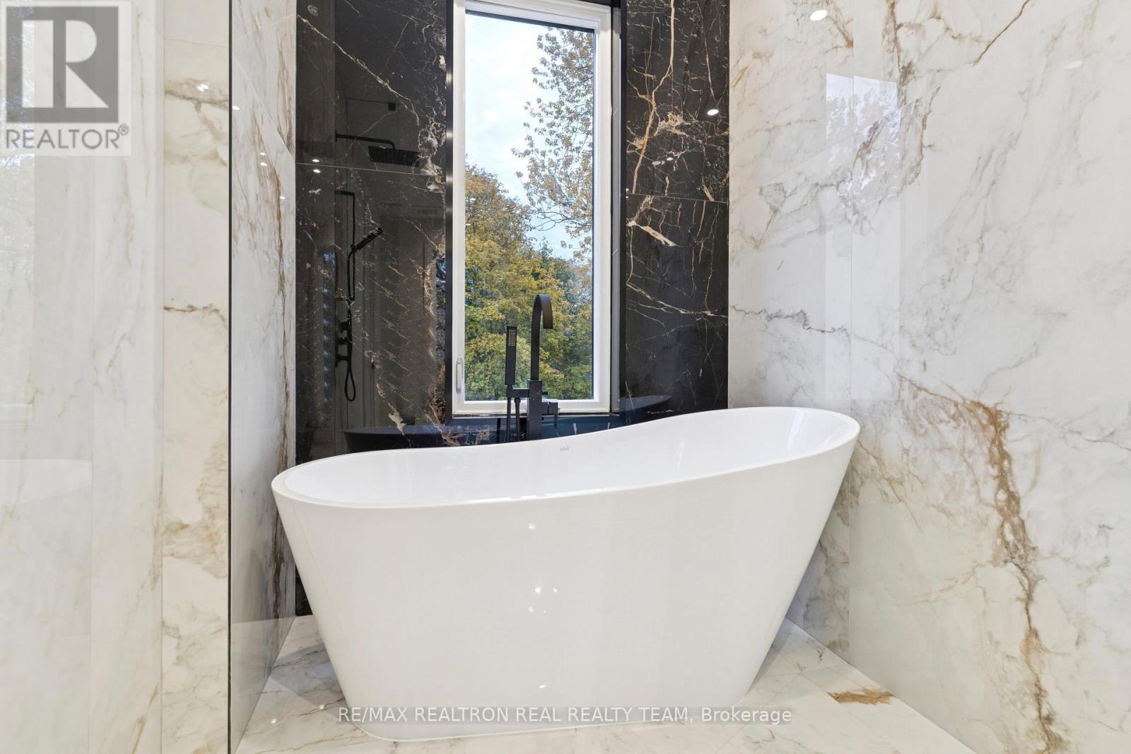 1362 Sedgewick Crescent, Oakville, Ontario  L6L 1X8 - Photo 31 - W12533852