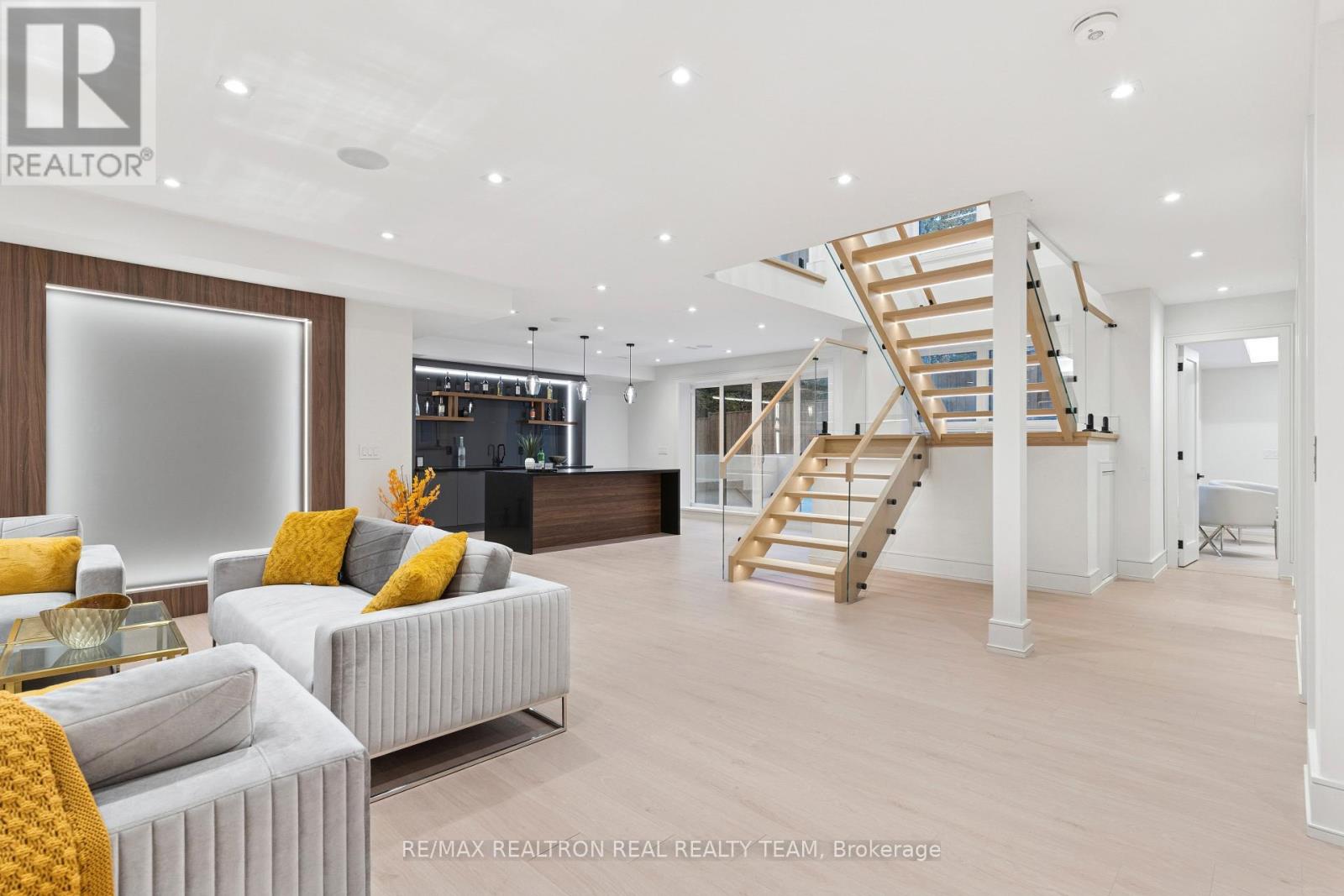 1362 Sedgewick Crescent, Oakville, Ontario  L6L 1X8 - Photo 35 - W12533852