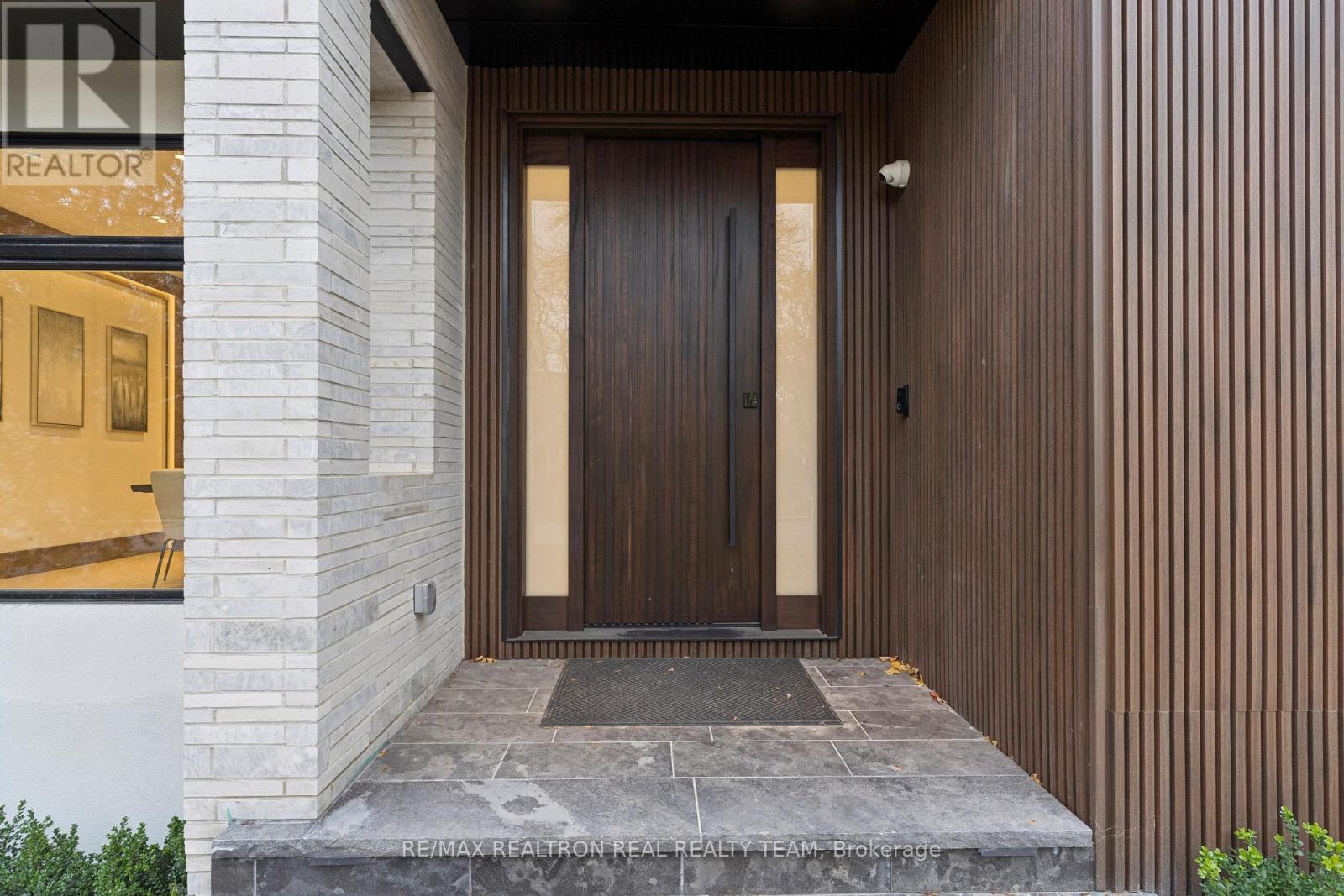 1362 Sedgewick Crescent, Oakville, Ontario  L6L 1X8 - Photo 4 - W12533852