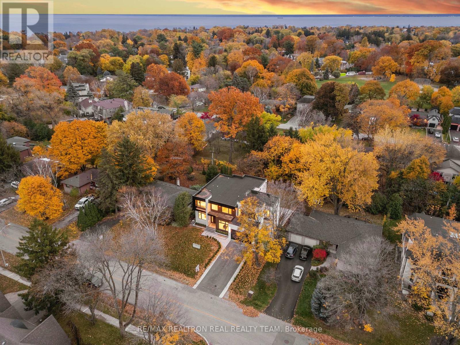 1362 Sedgewick Crescent, Oakville, Ontario  L6L 1X8 - Photo 49 - W12533852