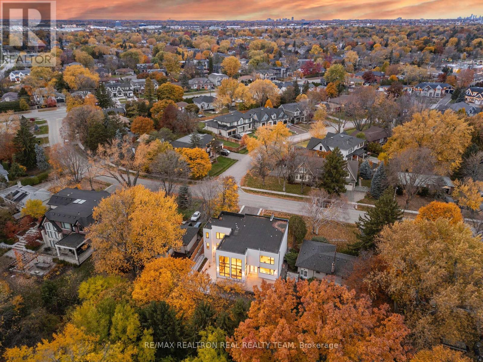 1362 Sedgewick Crescent, Oakville, Ontario  L6L 1X8 - Photo 50 - W12533852