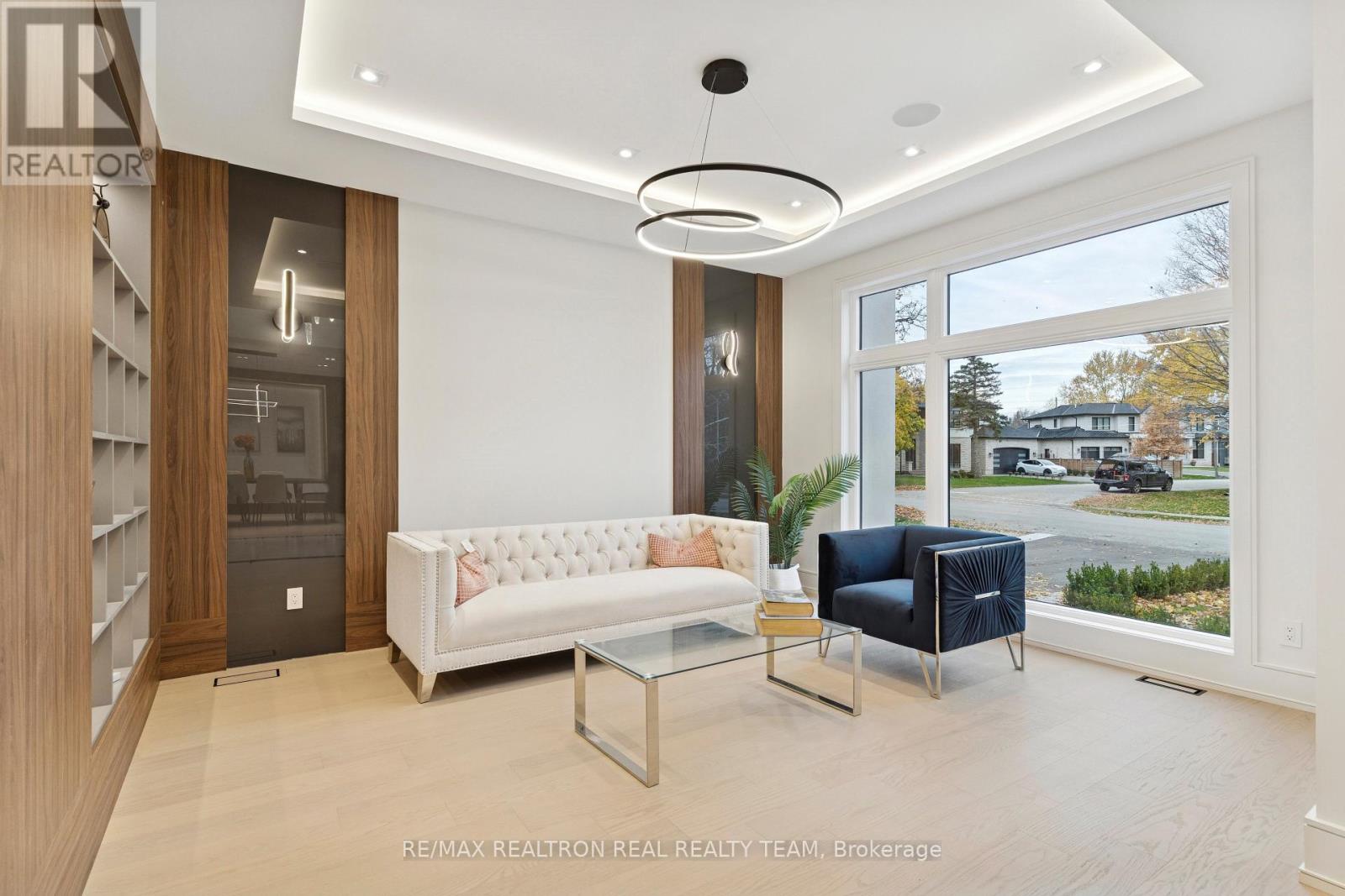 1362 Sedgewick Crescent, Oakville, Ontario  L6L 1X8 - Photo 6 - W12533852