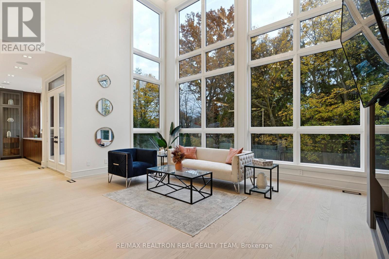 1362 Sedgewick Crescent, Oakville, Ontario  L6L 1X8 - Photo 9 - W12533852