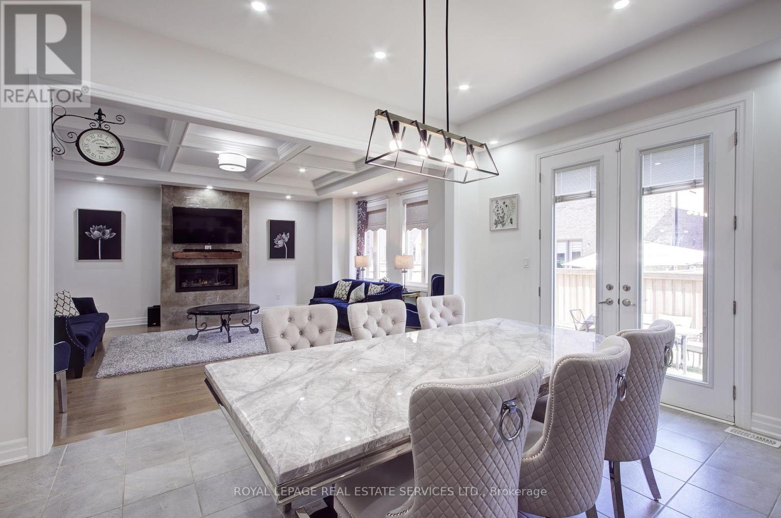 48 Viva Gardens, Oakville, Ontario  L6H 0Z1 - Photo 15 - W12533874