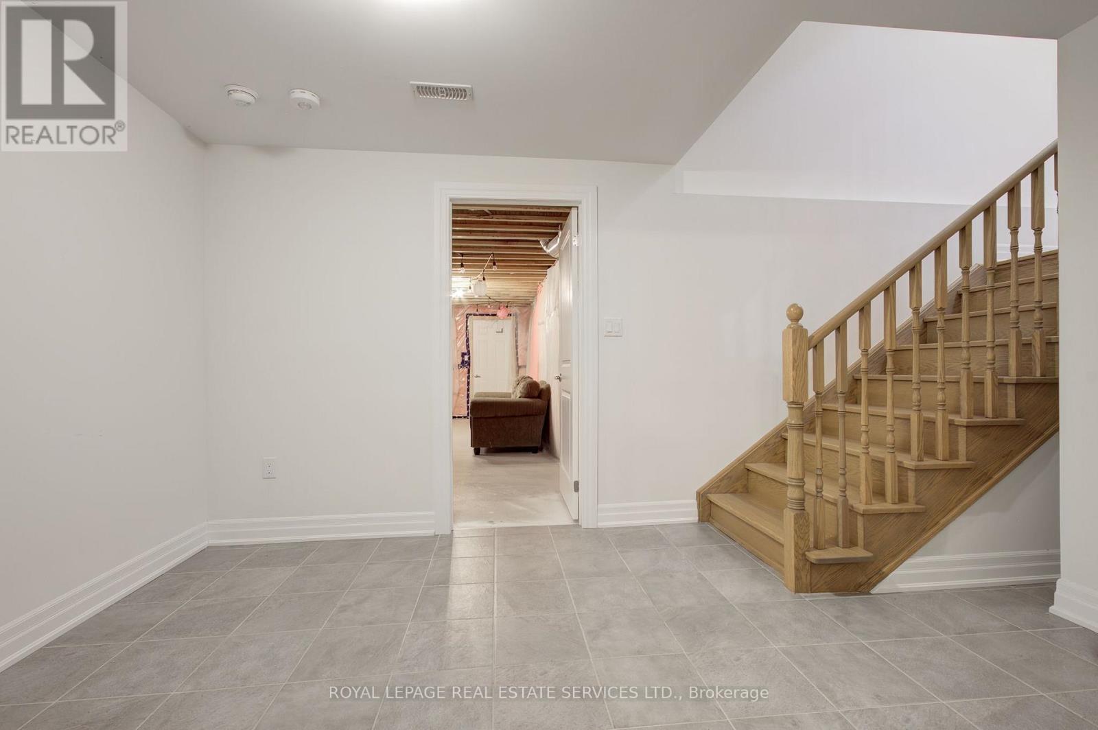 48 Viva Gardens, Oakville, Ontario  L6H 0Z1 - Photo 28 - W12533874