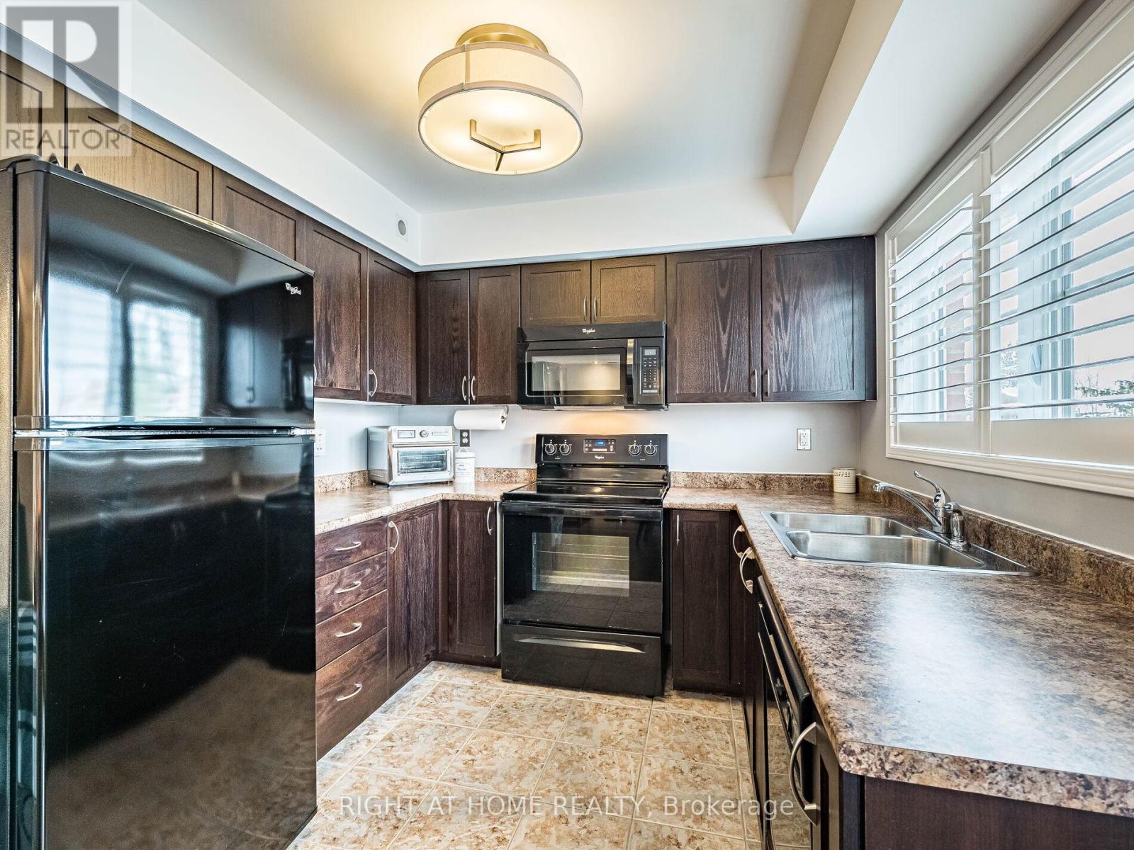 9 - 19 Hays Boulevard, Oakville, Ontario  L6H 0H8 - Photo 13 - W12533886