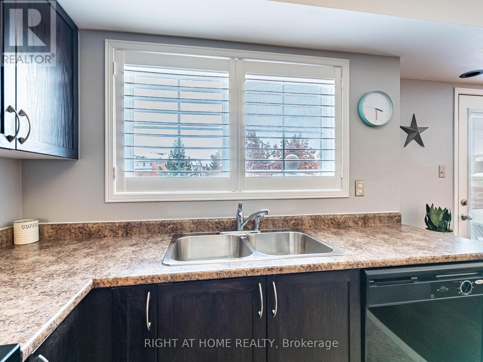 9 - 19 Hays Boulevard, Oakville, Ontario  L6H 0H8 - Photo 15 - W12533886