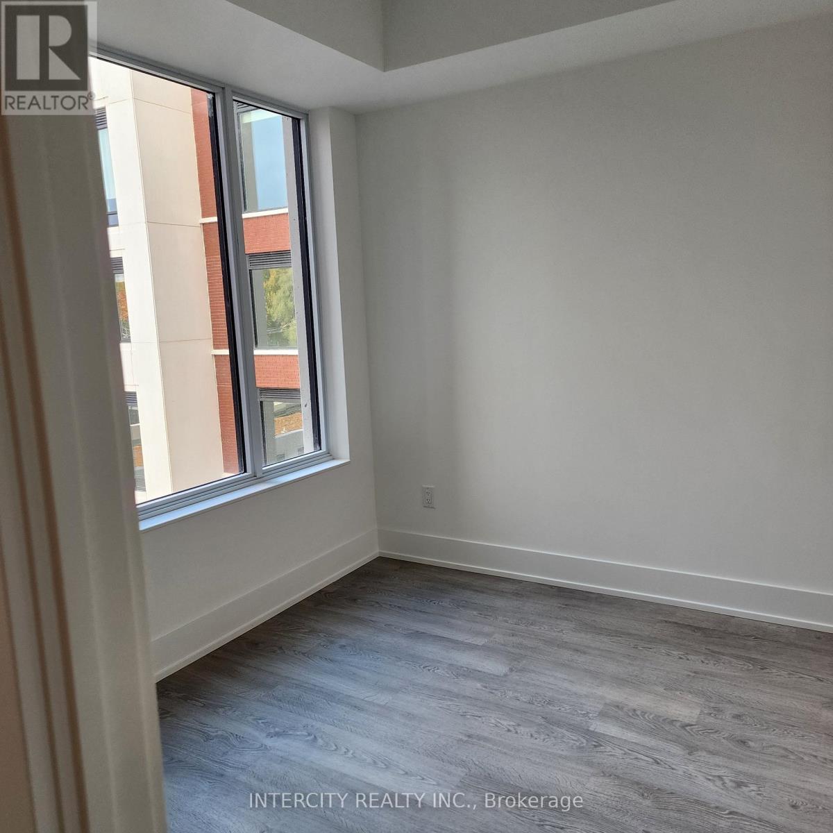 429 - 259 Kingsway Way E, Toronto, Ontario  M9A 0G2 - Photo 10 - W12533910