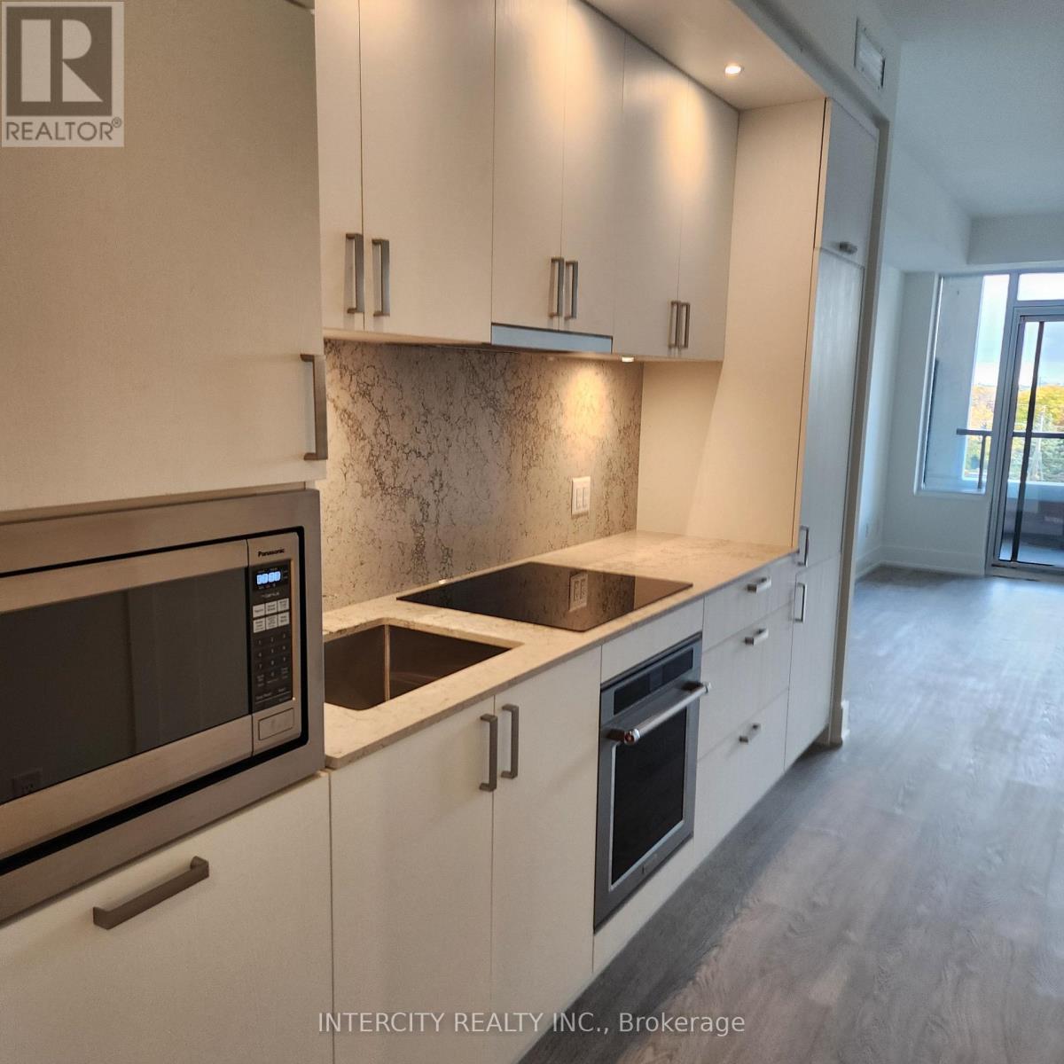 429 - 259 Kingsway Way E, Toronto, Ontario  M9A 0G2 - Photo 8 - W12533910