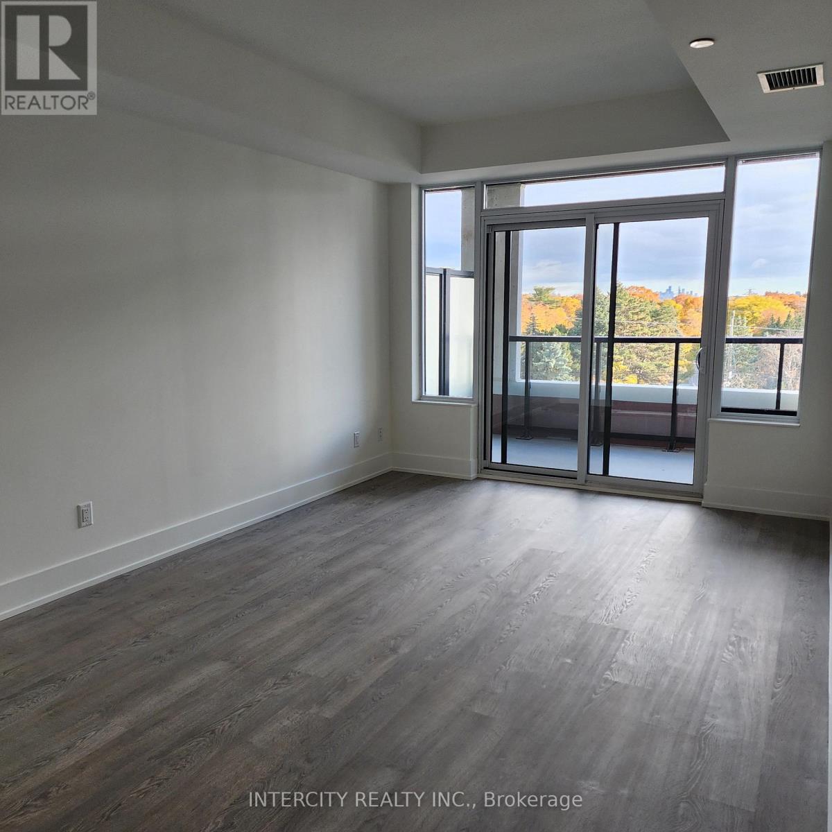 429 - 259 Kingsway Way E, Toronto, Ontario  M9A 0G2 - Photo 9 - W12533910