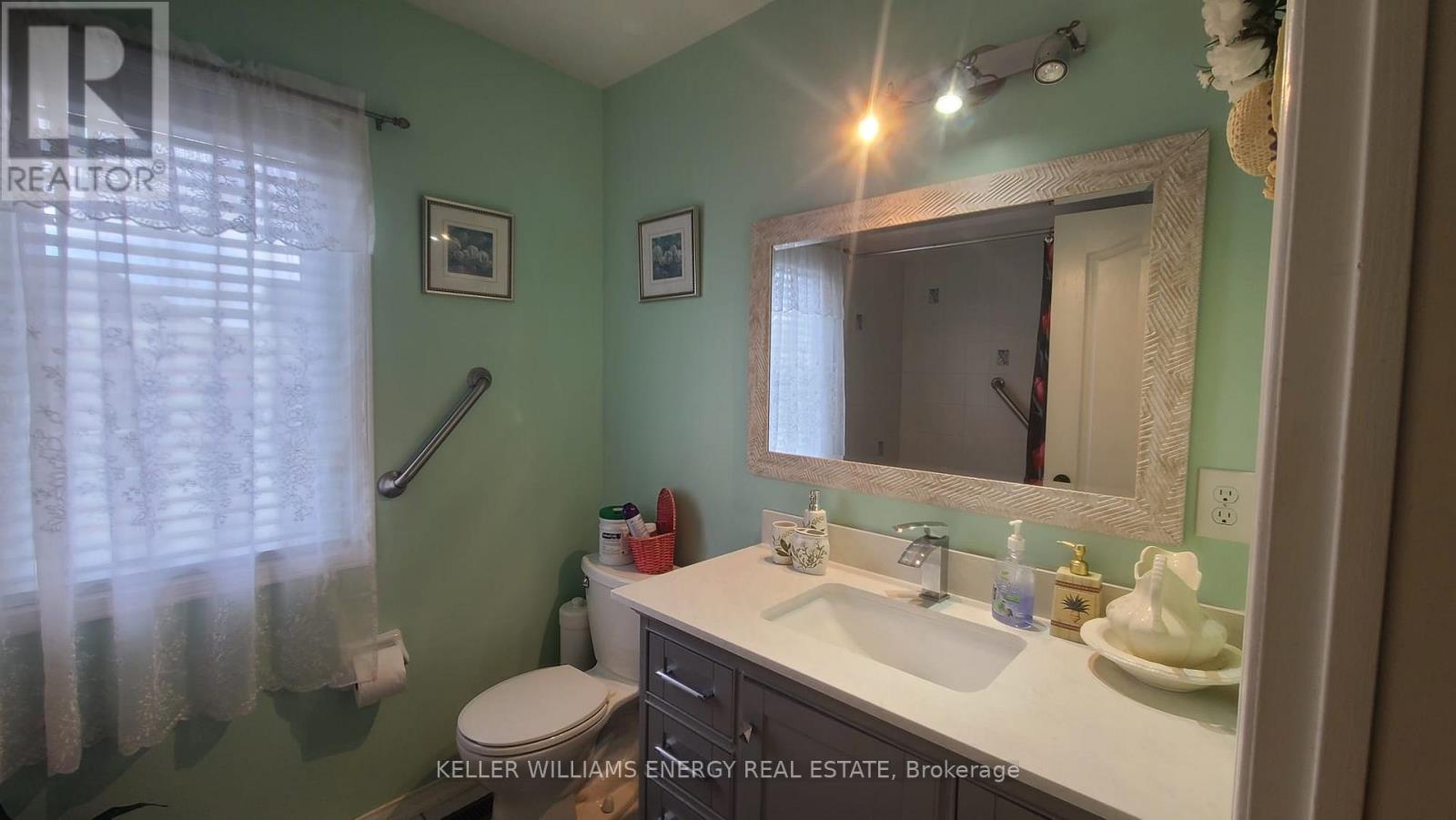 12 Phillpot Lane, Ajax, Ontario L1T 4E1 - Photo 8 - E12533954