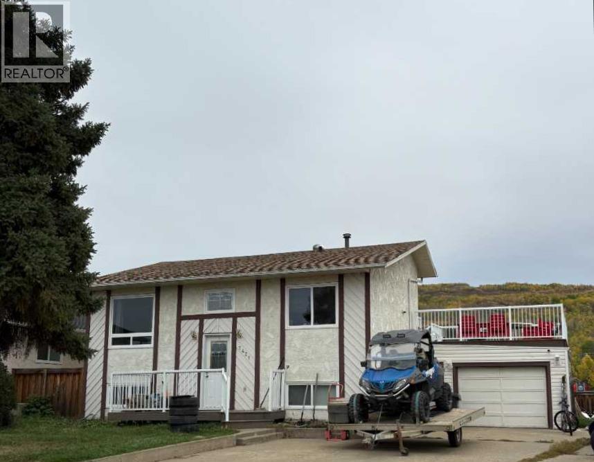 7421 98b Street, Peace River, Alberta  T8S 1B5 - Photo 1 - A2268556