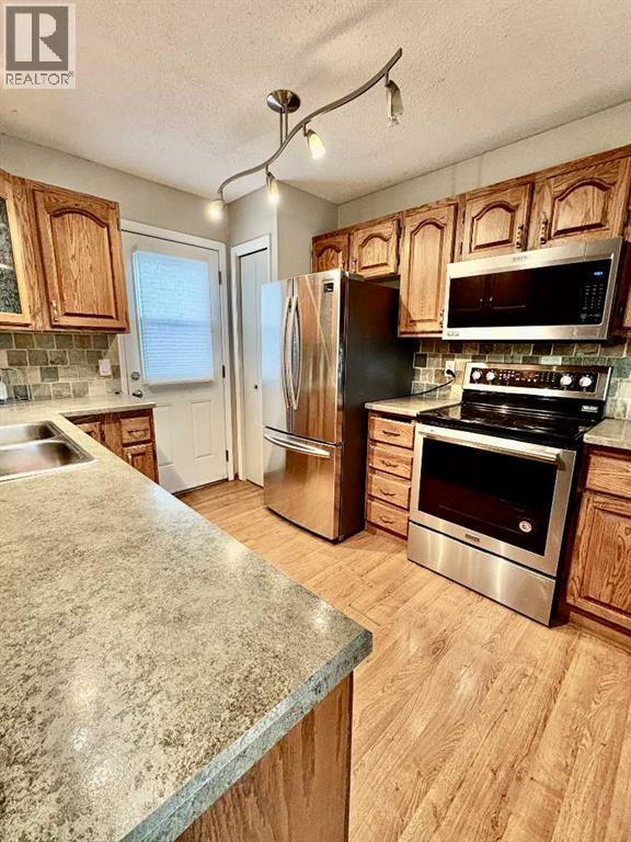 7421 98b Street, Peace River, Alberta  T8S 1B5 - Photo 5 - A2268556