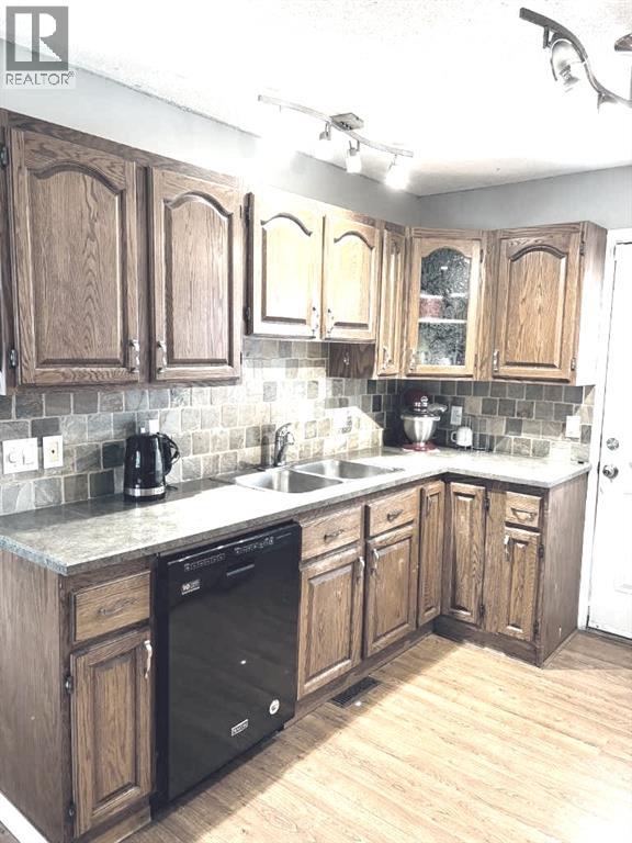 7421 98b Street, Peace River, Alberta  T8S 1B5 - Photo 4 - A2268556