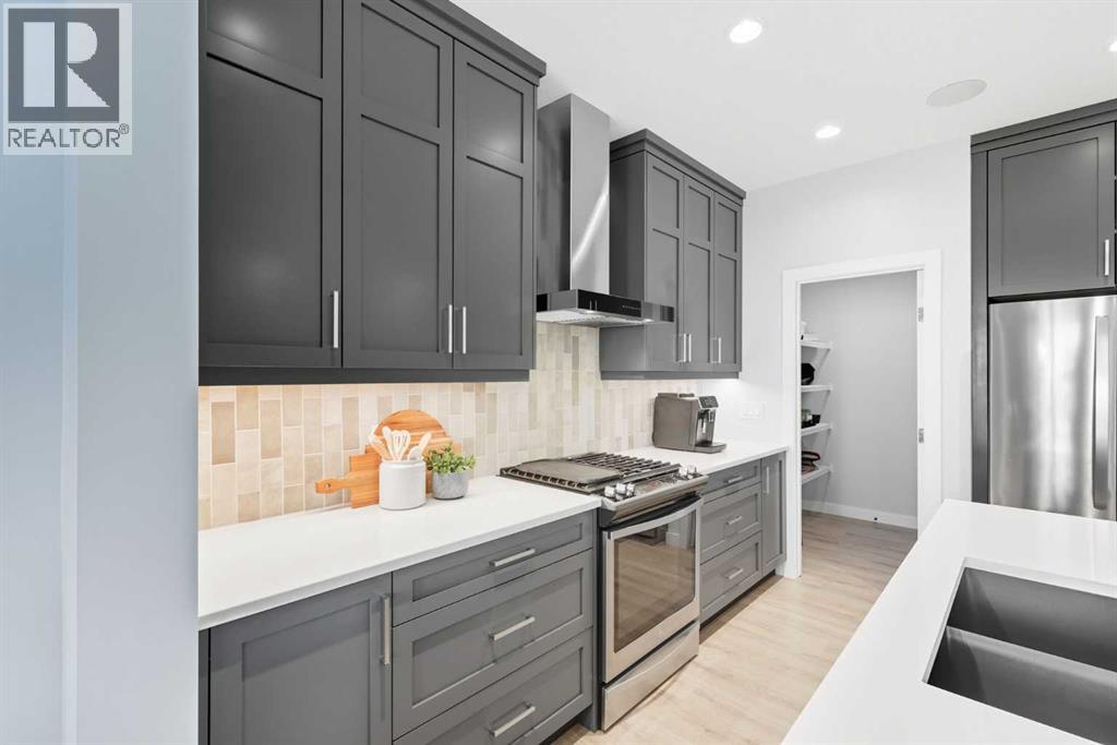 3 Emberside Garden, Cochrane, Alberta  T4C 2L8 - Photo 4 - A2258633