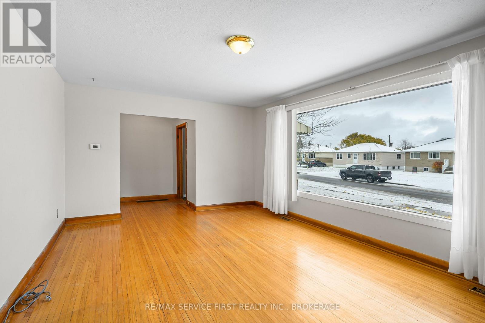 28 Brant Avenue, Kingston, Ontario  K7K 4V1 - Photo 8 - X12533976