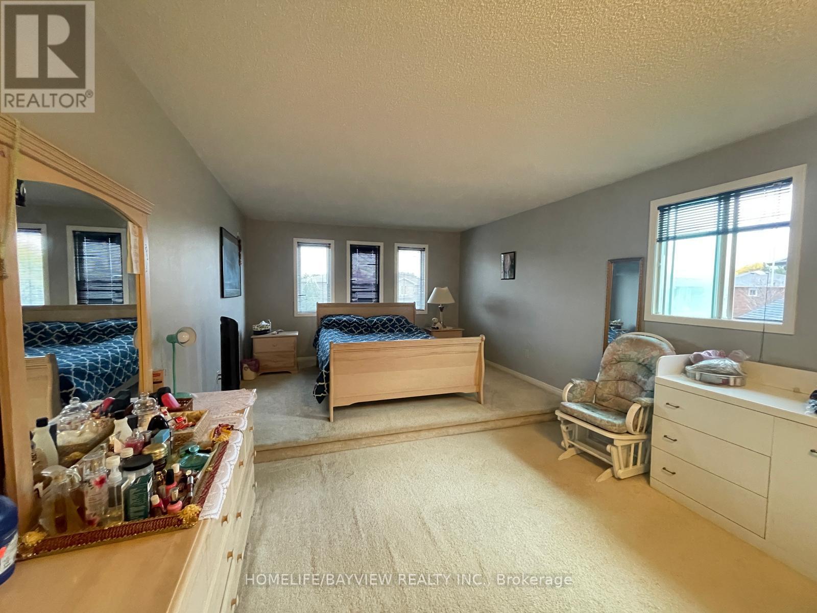 117 Summerdale Drive, Markham, Ontario  L3T 6Y6 - Photo 19 - N12527188